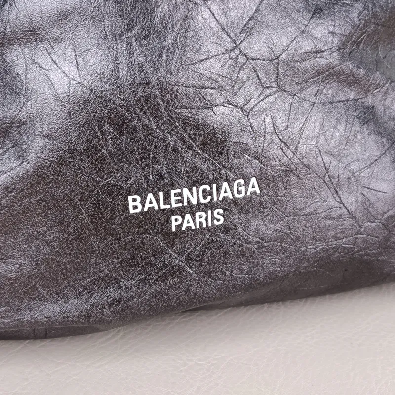 BALENCIAGA Shoulder Bag Crush Calfskin Small 25 × 9 × 26 cm — detail view 8 of 11