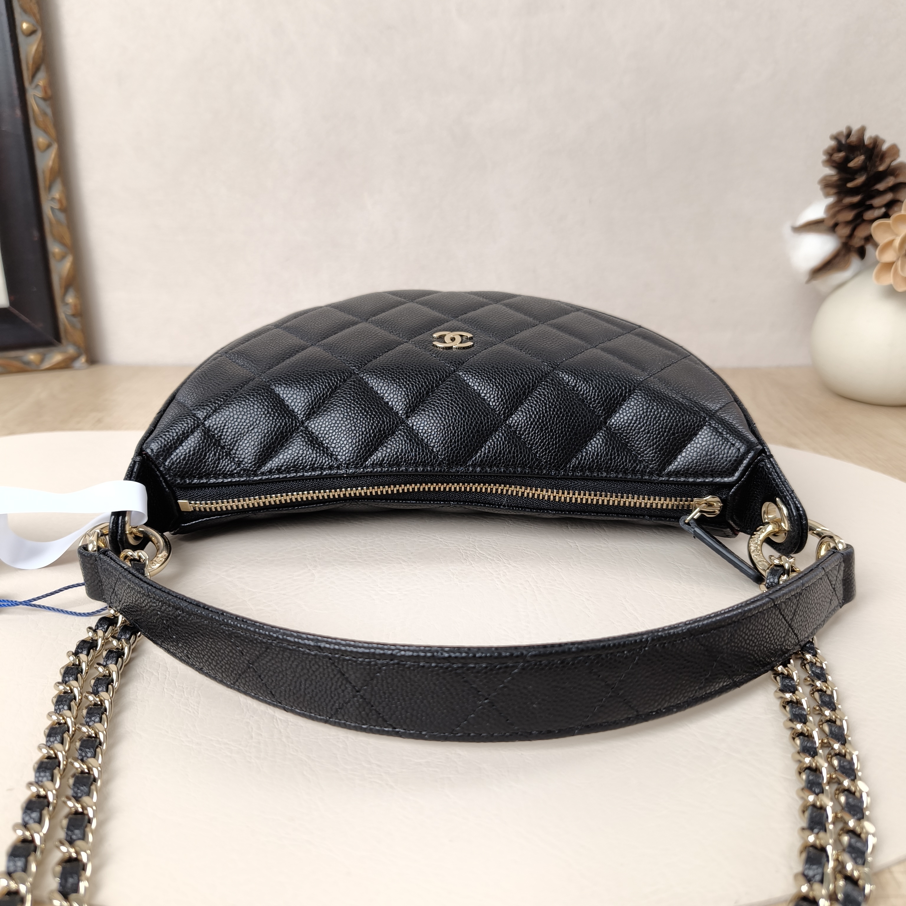 Chanel Crossbody Bag26s Top Handle Crossbody Bag Black Grained Calfskin One Size22 × 6 × 15 cm — cover view 4 of 11