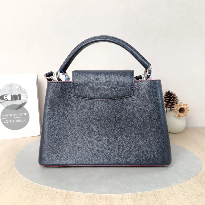 Louis Vuitton Top Handle Bag Capucines Black Calfskin Medium31.5 × 11 × 20 cm — cover view 3 of 5