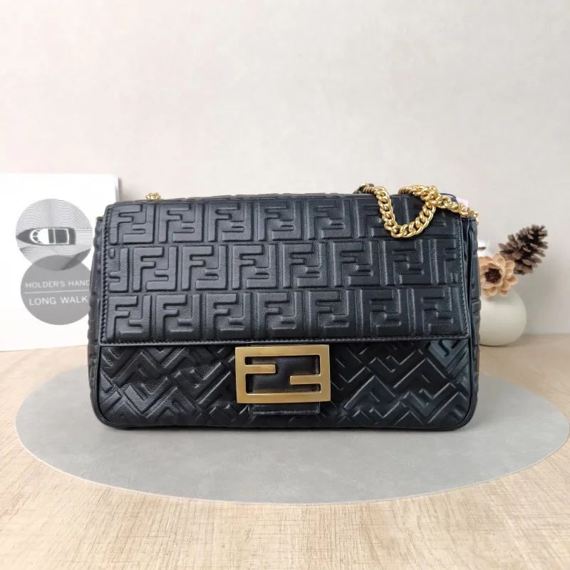 FENDI Crossbody Bag Baguette Baguette Bag Black Lambskin Large31 × 9 × 18 cm