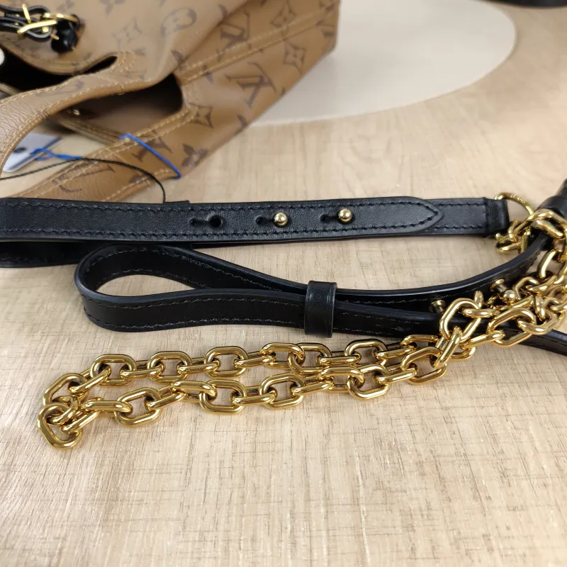 Louis Vuitton Top Handle Bag ATLANTIS Monogram PVC BB 17 × 7 × 17 cm — detail view 7 of 10