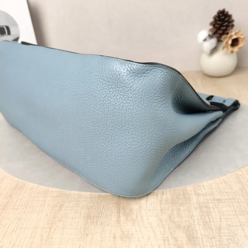 Hermès Shoulder Bag Jypsiere 34J7 Togo Calfskin Large34 × 15 × 26 cm — detail view 8 of 18