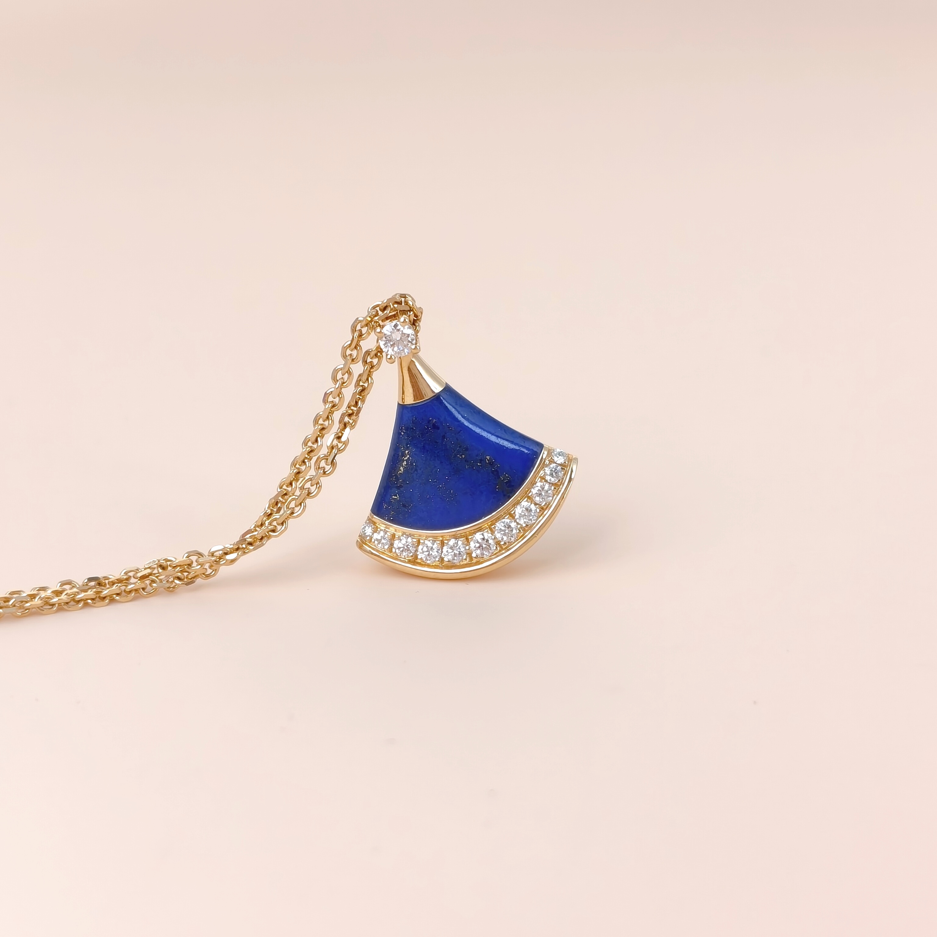 Bvlgari Necklace DIVAS’ DREAM Collection Pavé Diamond 18KY ellow Gold Diamond Small Pendant1.5cm 44cm — cover view 9 of 9