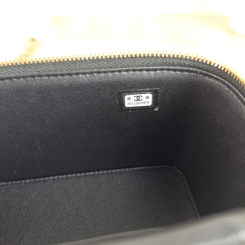 Chanel Crossbody Bag Edition Black Lambskin Mini 16 × 8 × 9.5 cm — detail view 1 of 12