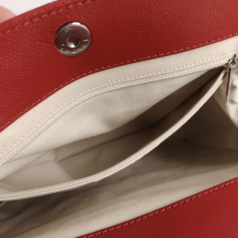 Chanel Shoulder Bag Tote Bag Red Grained Calfskin One Size 30 × 11 × 20 cm 17 — detail view 1 of 13