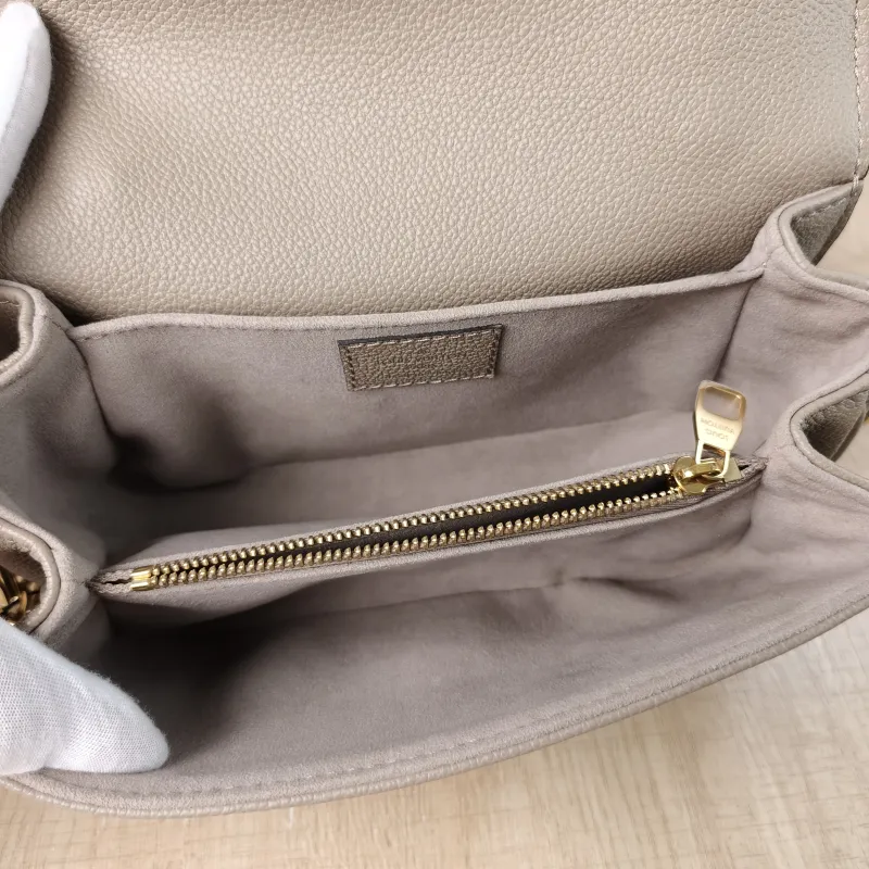 Louis Vuitton Crossbody Bag Pochette Métis East West Empreinte Embossed Calfskin Small21.5 × 6 × 13.5 cm — detail view 12 of 14