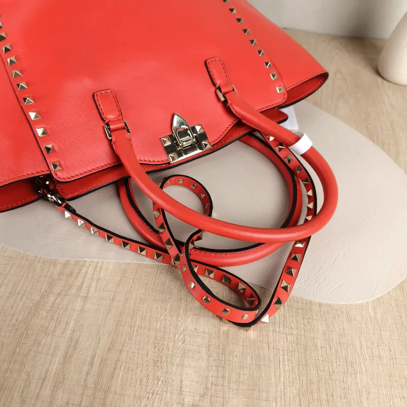 Valentino Top Handle Bag Tote Bag Red Calfskin One Size26 × 12 × 25 cm — detail view 8 of 11