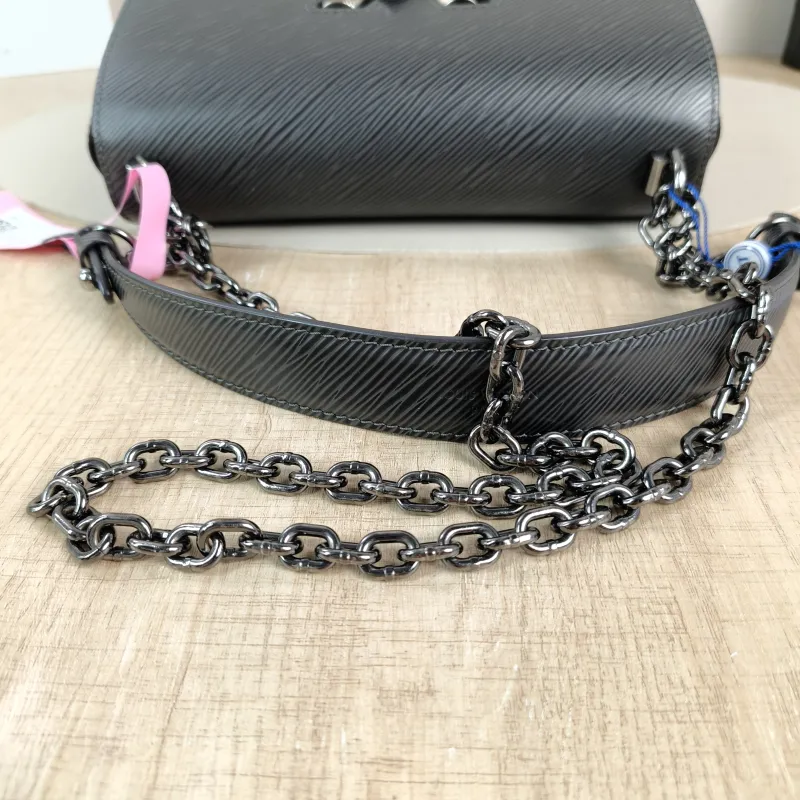 Louis Vuitton Crossbody Bag Twist Grey Calfskin Medium 23 × 9.5 × 17 cm — detail view 3 of 12