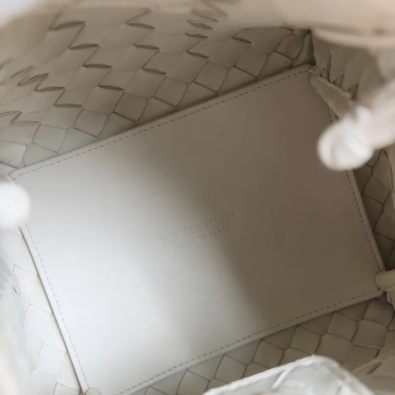 Bottega Veneta Crossbody Bag Parachute White Lambskin Small 20 × 17 × 16.5 cm — detail view 9 of 10