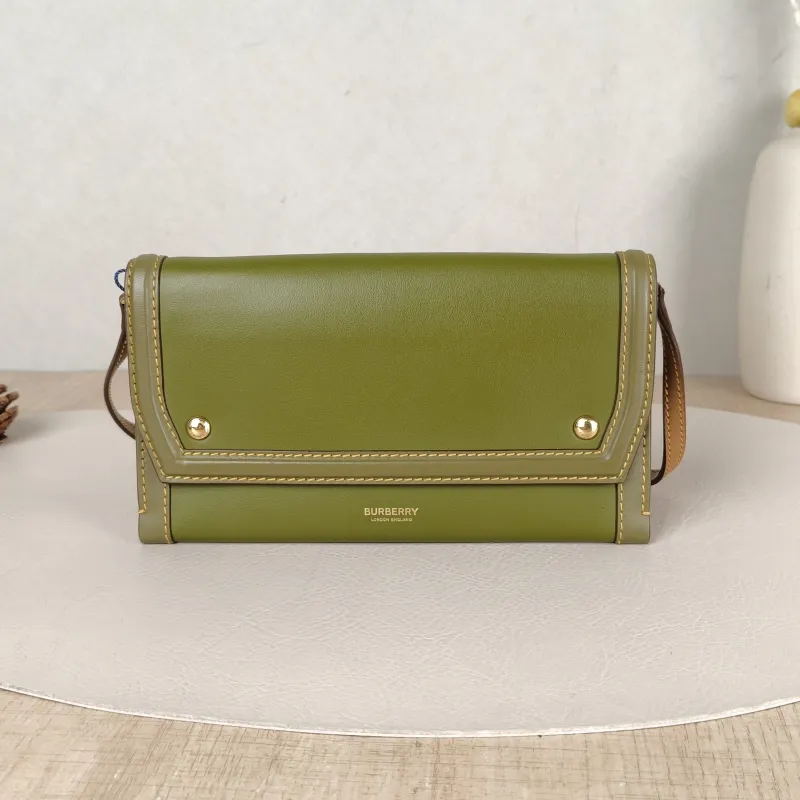 BURBERRY Crossbody Bag Crossbody Bag Walletwoc Calfskinmini19.5 × 2.5 × 10.5 cm
