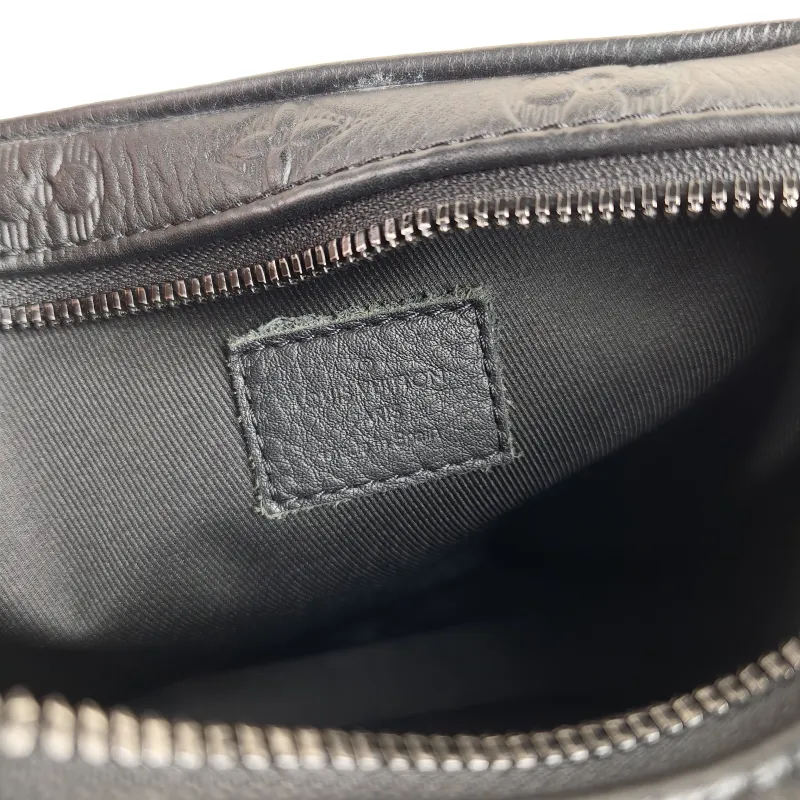 Louis Vuitton Crossbody Bag Getaway Messenger Bag Black Calfskin One Size 18 × 7.8 × 17 cm — detail view 9 of 12