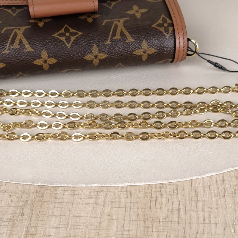 Louis Vuitton Crossbody Bag Dauphine Woc Woc Monogram PVC One Size 18.5 × 5 × 12 cm — detail view 3 of 11