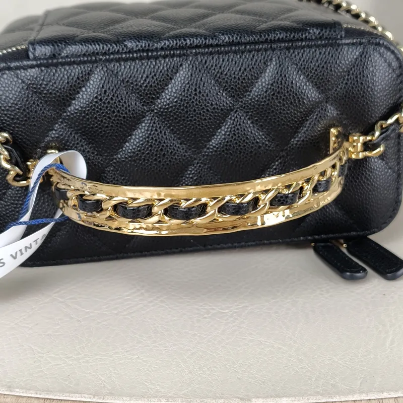 Chanel Crossbody Bag Edition Black Grained Calfskinmini16 × 8 × 9.5 cm — detail view 1 of 16