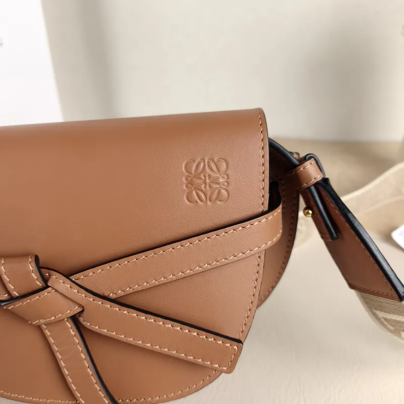 LOEWE Crossbody Bag Gate Dual Caramel Calfskin Mini 21 × 9.5 × 12.5 cm — detail view 11 of 12