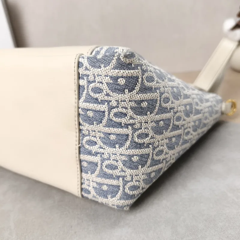 DIOR Top Handle Bag Signature Bucket Bag Beige · Blue Canvas · Calfskin Small21 × 11 × 19 cm — detail view 3 of 16