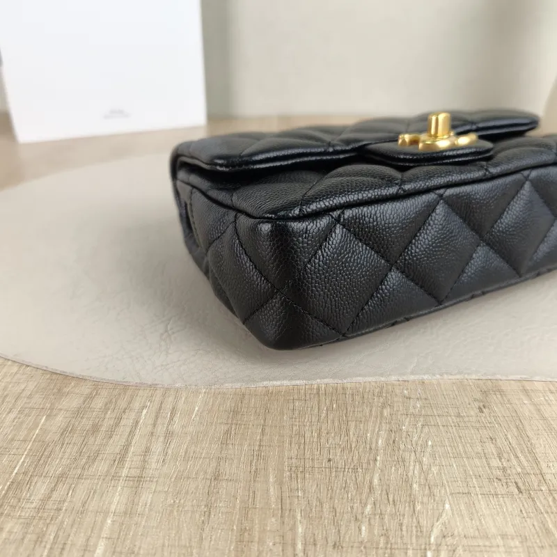 Chanel Crossbody Bag 23p Black Grained Calfskin 18 × 5 × 12 cm — detail view 5 of 10