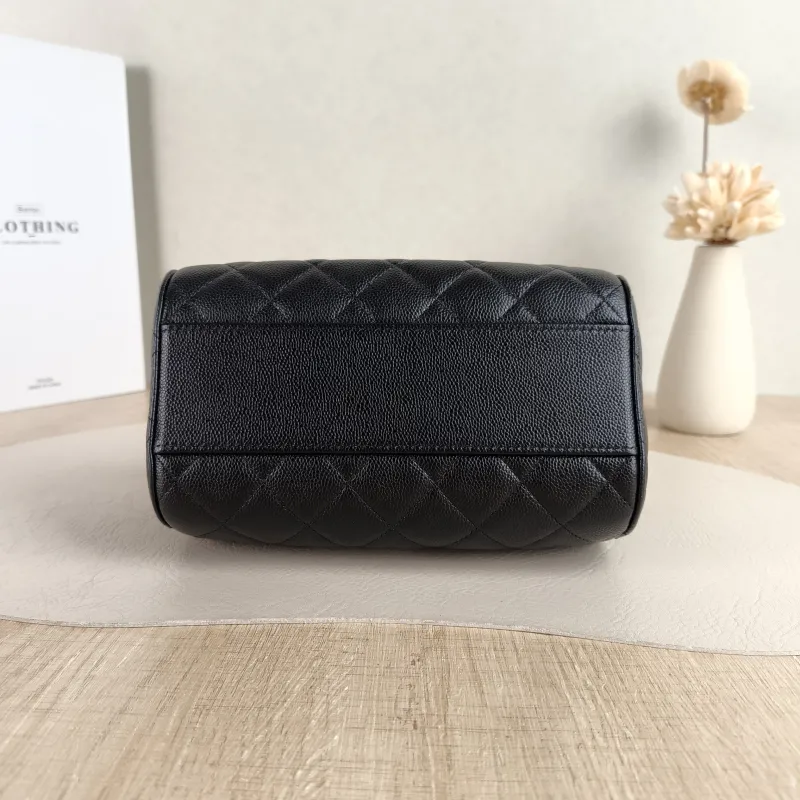 Chanel Crossbody Bag Crossbody Bag Black Grained Calfskin One Size 18.5 × 11 × 11.5 cm — cover view 2 of 6