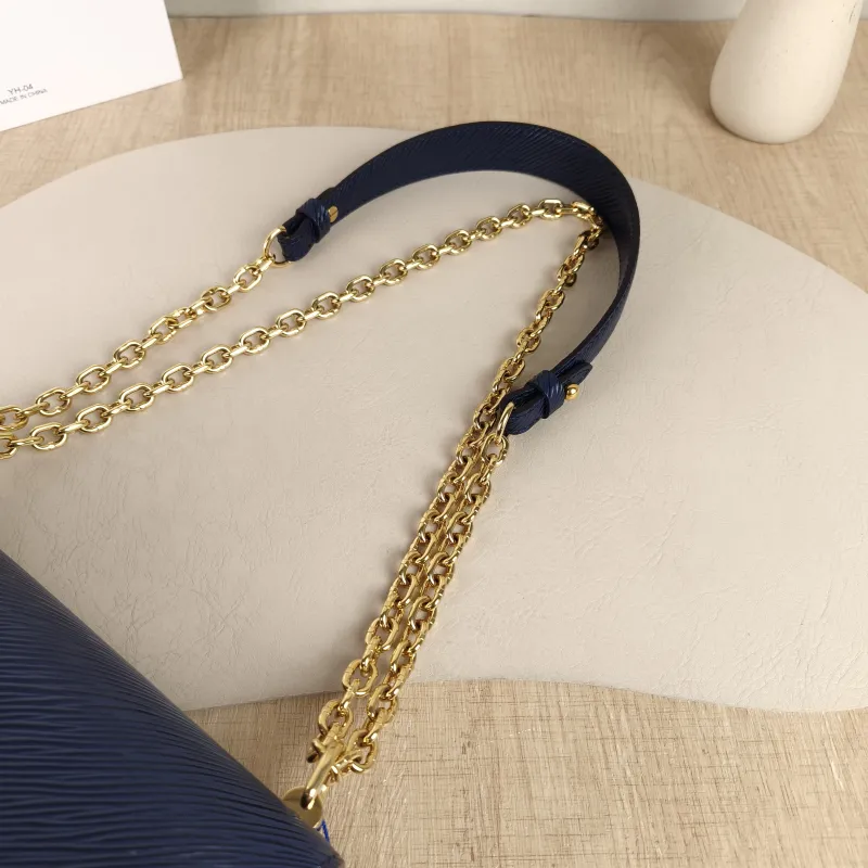 Louis Vuitton Crossbody Bag Twist Blue Epi Embossed Calfskin Medium23 × 9.5 × 17 cm — detail view 9 of 11