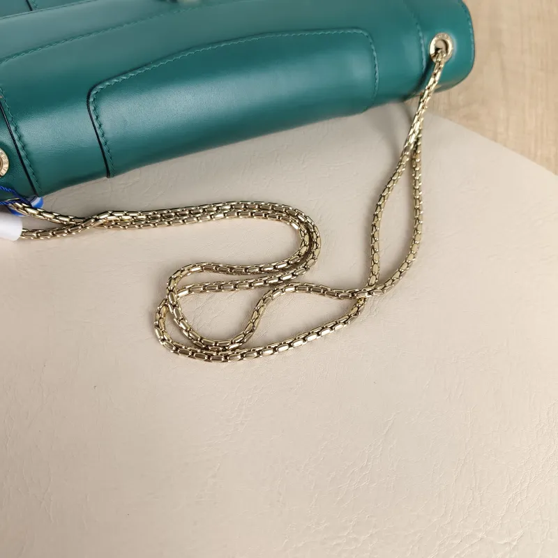 Bvlgari Crossbody Bag Serpenti Forever Collection Crossbody Bag Green Calfskin Medium 28 × 7.5 × 19 cm — detail view 11 of 12