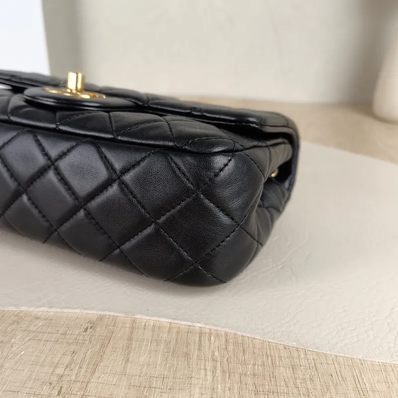 Chanel Crossbody Bag Classic Flap Large Mini CF Mini Black with Gold-Tone Hardware Lambskin mini20 × 6 × 12 cm — detail view 1 of 14