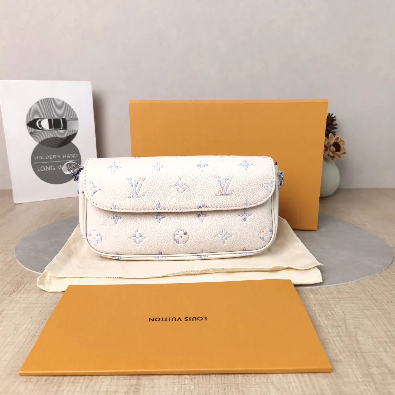 Louis Vuitton Crossbody Bag IVY Calfskin Small 23.5 × 4.3 × 12 cm — cover view 3 of 6