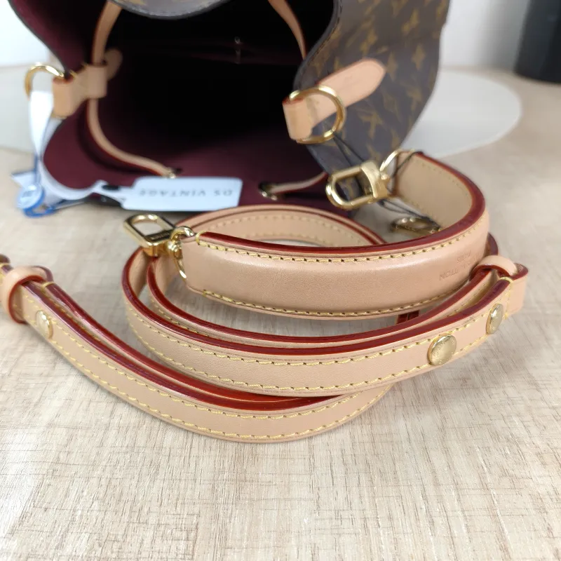 Louis Vuitton Crossbody Bag NÉONOÉ Bucket Bag BB Monogram PVC BB 20 × 13 × 20 cm — detail view 1 of 11