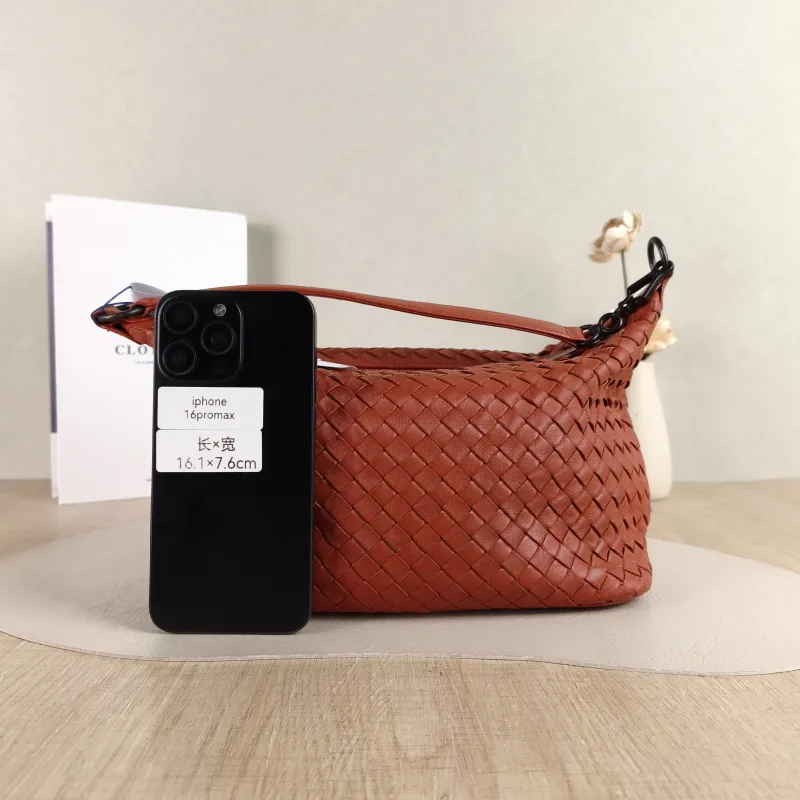 Bottega Veneta Top Handle Bag Woven Vanity Case Bag Red Lambskin One Size 25 × 12 × 18 cm Conditioned — cover view 4 of 5