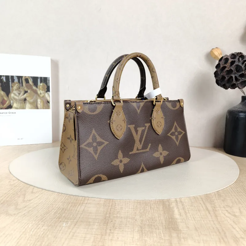 Louis Vuitton Crossbody Bag Onthego East West Monogram PVC Small25 × 10 × 13 cm — cover view 3 of 5