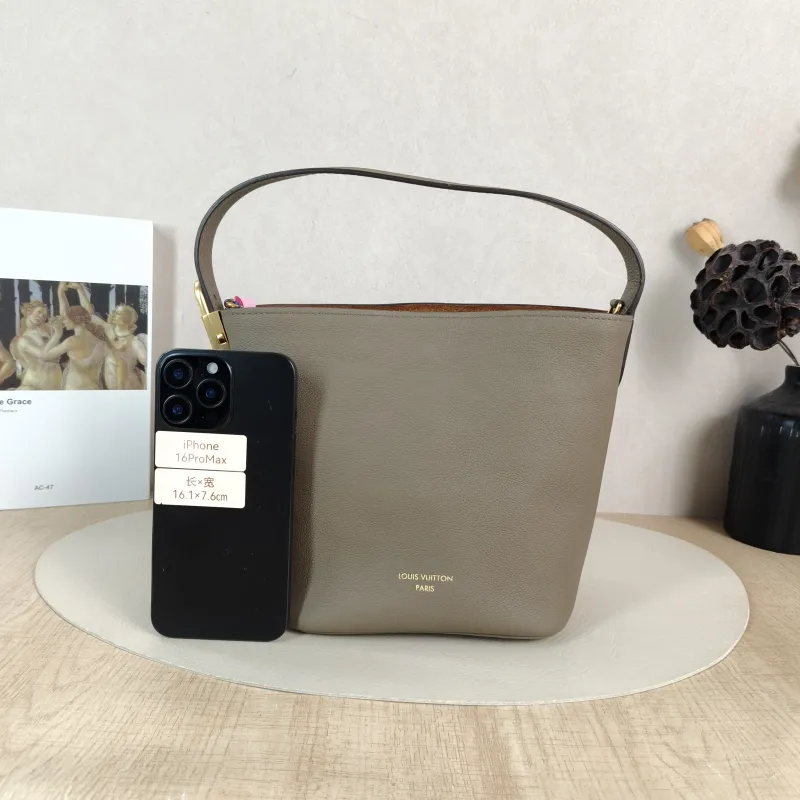Louis Vuitton Top Handle Bag LOW KEY ALL IN BB Calfskin BB 16 × 12 × 18 cm — cover view 2 of 6