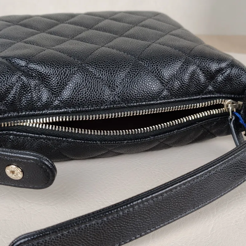 Chanel Crossbody Bag Crossbody Bag Black Grained Calfskin One Size21.5 × 7.5 × 19 cm — detail view 7 of 15