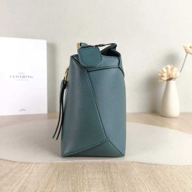 LOEWE Crossbody Bag Puzzle Green CC alfskin Small 24 × 10.5 × 16.5 cm — detail view 5 of 12