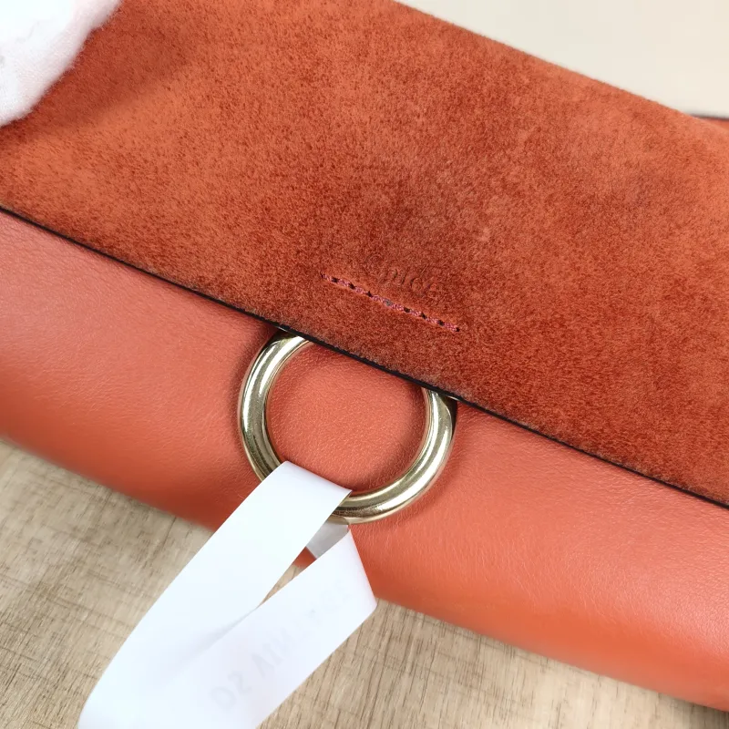 Chloé Shoulder Bag faye Crossbody Bag Red Calfskin 18 × 3 × 10 cm — detail view 1 of 11