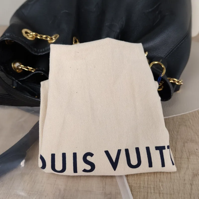 Louis Vuitton Crossbody Bag BUNDLE Black Empreinte Embossed Calfskin Monogram Medium28 × 11.5 × 20 cm — detail view 6 of 12