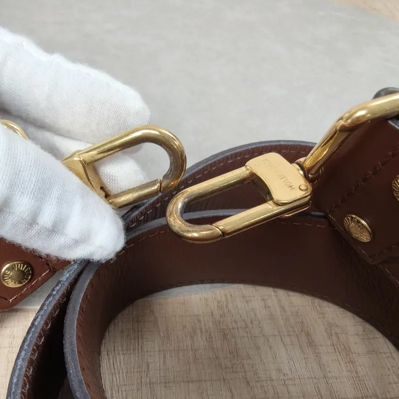 Louis Vuitton Crossbody Bag Papillon Trunk Monogram PVC Small19 × 9 × 9 cm — detail view 11 of 17