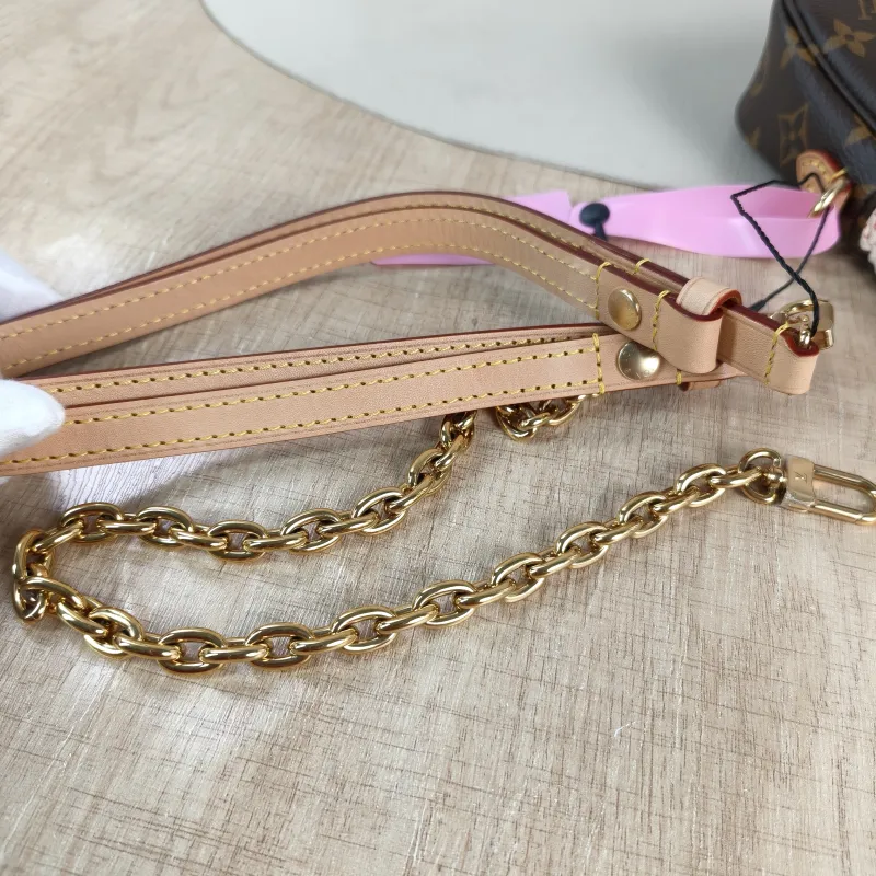 Louis Vuitton Crossbody Bag IVY Monogram PVC Small 23.5 × 4.3 × 12 cm — detail view 4 of 11