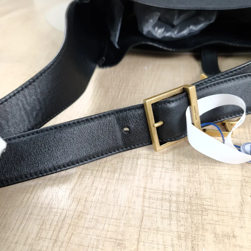 SAINT LAURENT Shoulder Bag LE 5 À 7 Hobo Black Calfskin Large30 × 13 × 31 cm — detail view 6 of 11