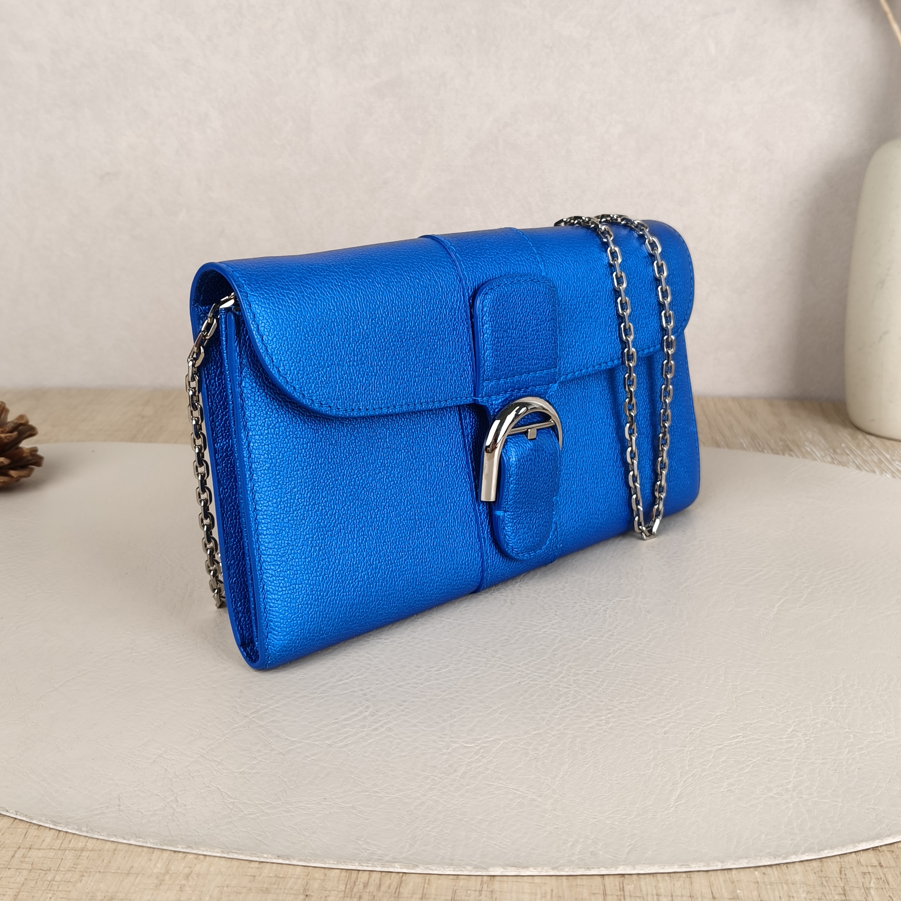 DELVAUX Crossbody Bag Crossbody Bag Blue Calfskin 21 × 3 × 12 cm — cover view 4 of 8
