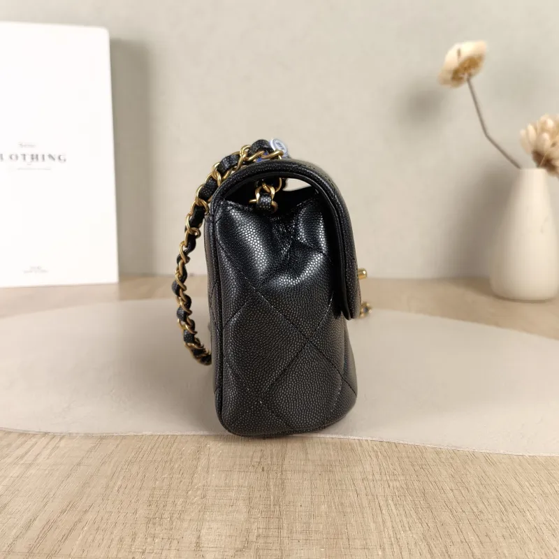 Chanel Crossbody Bag Edition Black Calfskinmini16.5 × 7 × 13 cm — detail view 12 of 15