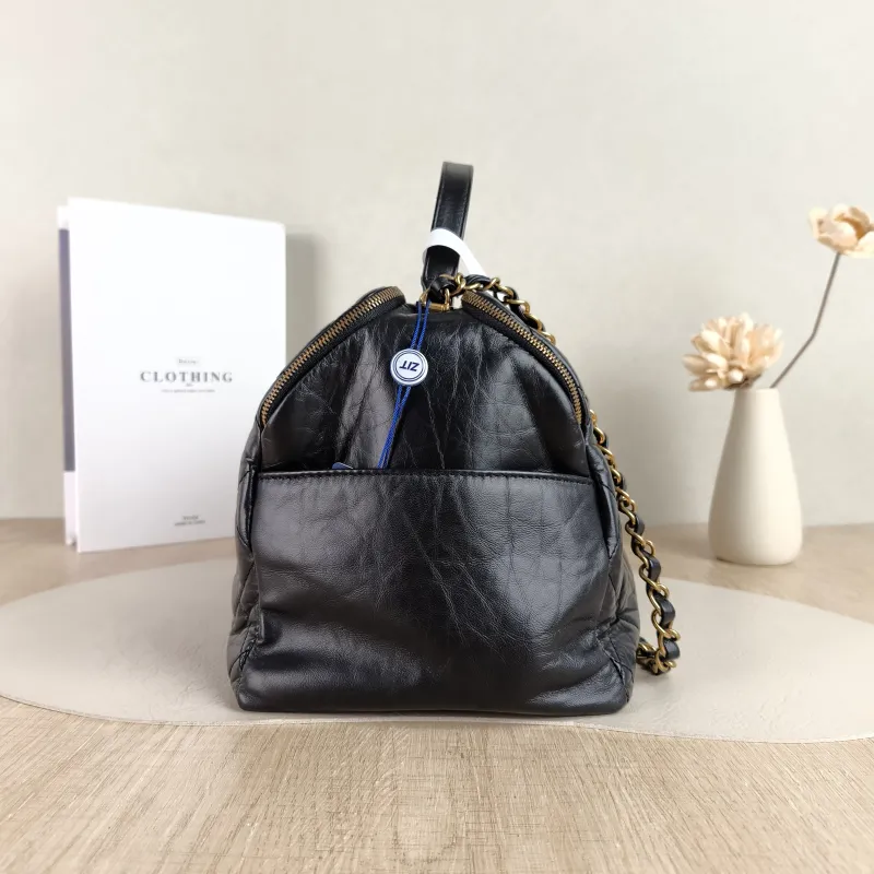 Chanel Crossbody Bag Crossbody Bag Black Calfskin One Size 27 × 16 × 20 cm — detail view 6 of 14