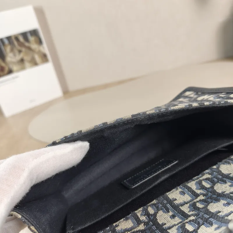 DIOR Crossbody Bag 30 Montaigne East-West 30 Blue Canvas， Small 21 × 6 × 12 cm — detail view 11 of 13