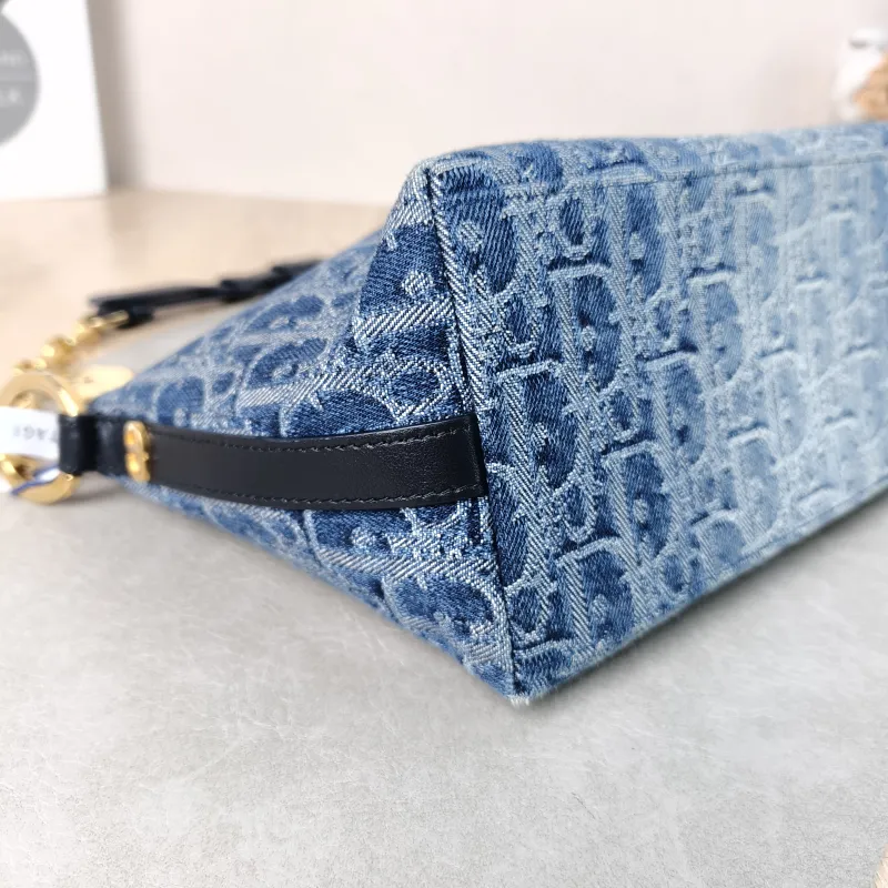 Louis Vuitton Crossbody Bag Speedy25 Medium 25 × 15 × 19 cm — detail view 2 of 12