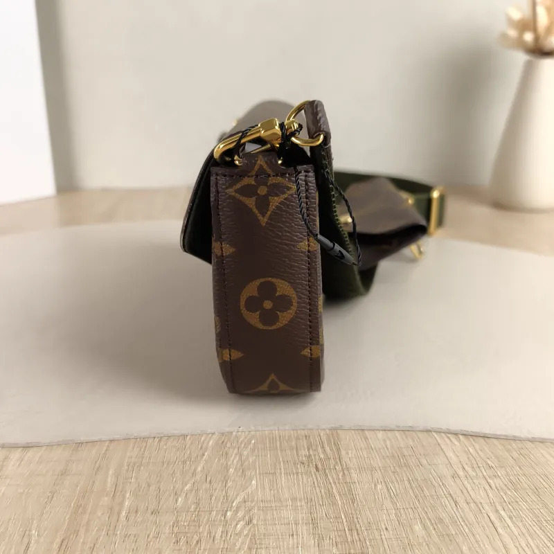 Louis Vuitton Crossbody Bag FÉLICIE STRAP & GO Monogram PVC Small 17 × 3.5 × 9.6 cm — detail view 2 of 10
