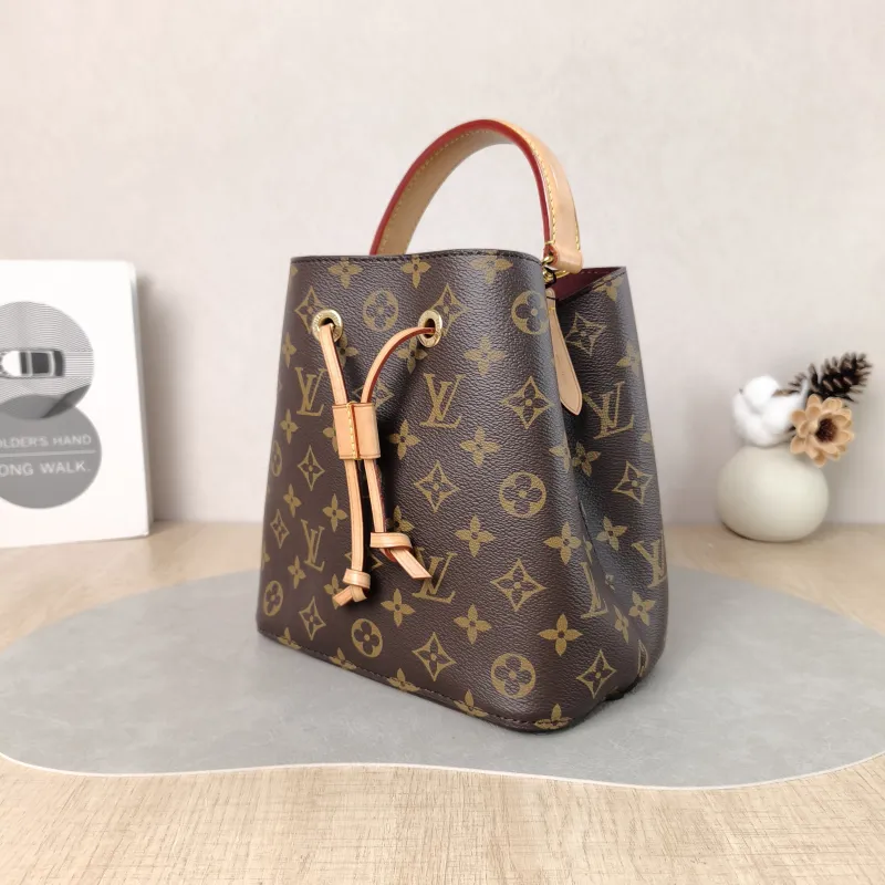 Louis Vuitton Crossbody Bag NÉONOÉ Bucket Bag BB Monogram PVC BB 20 × 13 × 20 cm — cover view 4 of 6