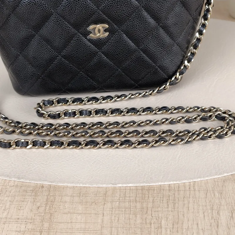 Chanel Crossbody Bag Crossbody Bag Black Grained Calfskin One Size21.5 × 7.5 × 19 cm — detail view 9 of 15