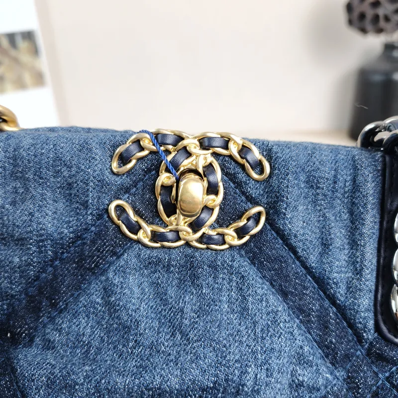 Chanel Shoulder Bag19Bag Shopping Bag Shopping Tote Blue One Size41 × 10.5 × 24 cm — detail view 11 of 12