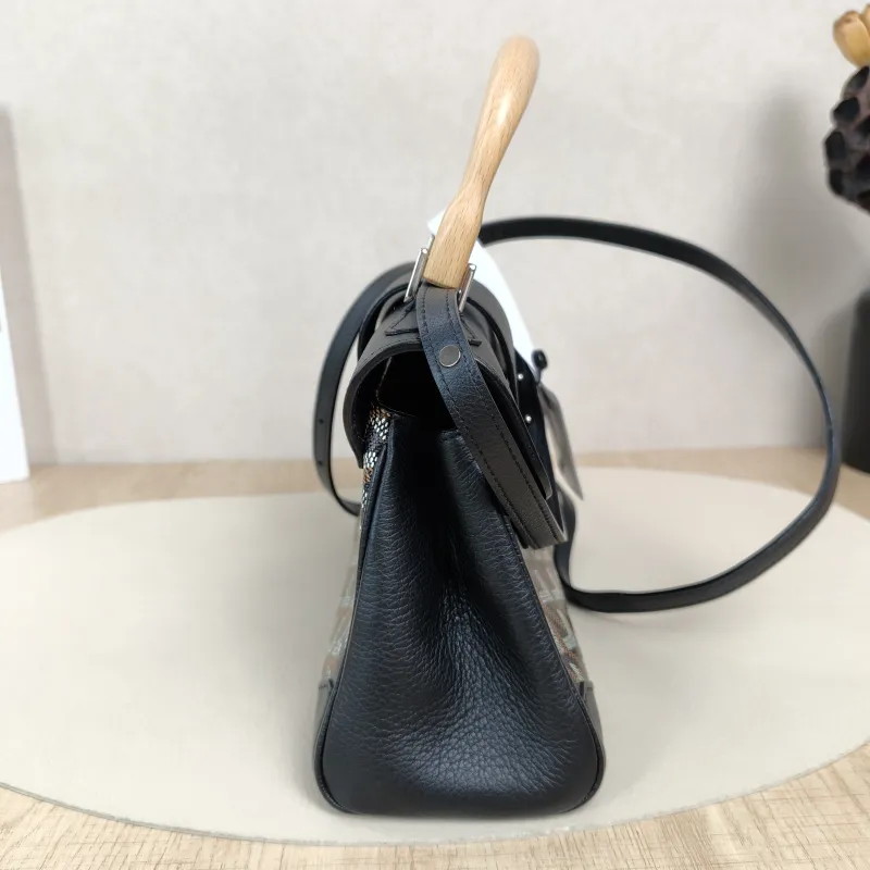 GOYARD Crossbody Bag Saïgon Black Canvas inemini20 × 7.5 × 15 cm — detail view 3 of 15