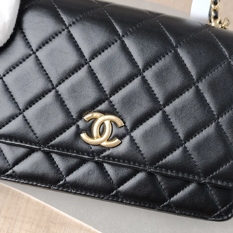 Chanel Crossbody Bag woc Black Lambskin Mini 19.2 × 3.5 × 12.3 cm — detail view 3 of 12