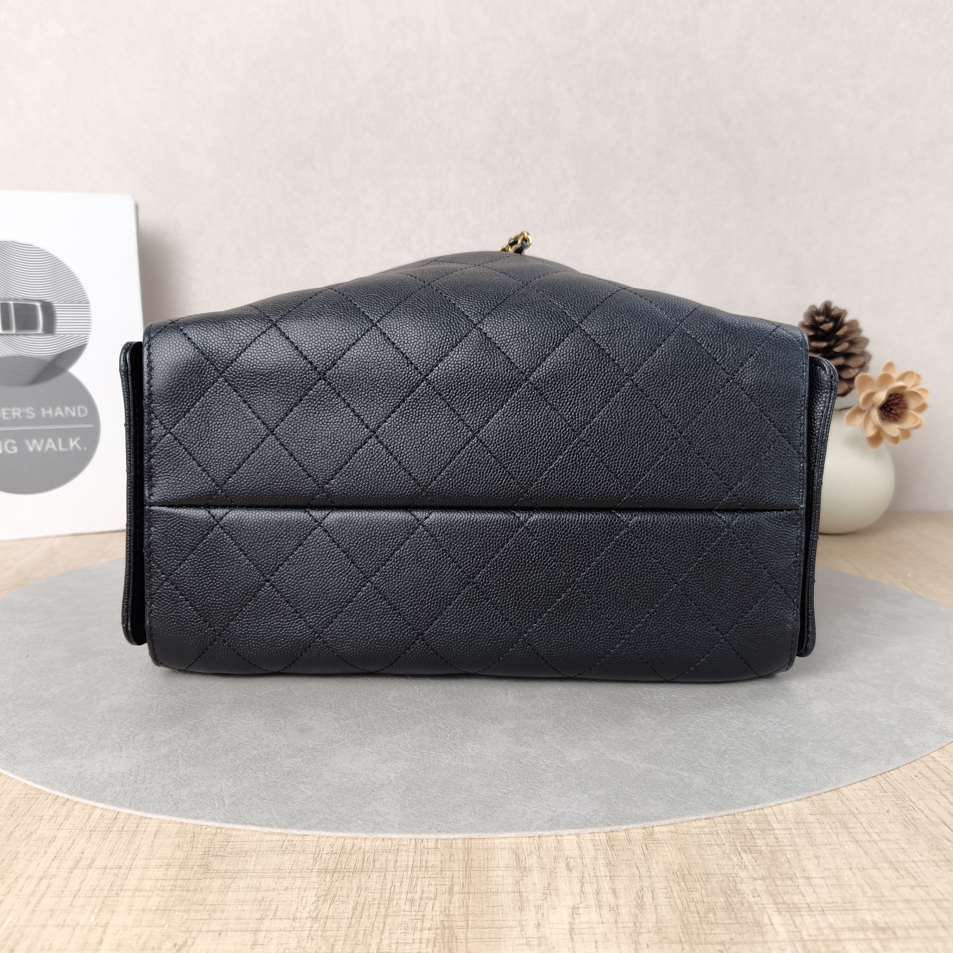 Chanel Shoulder Bag25Bag Black Grained Calfskin Small26 × 14 × 30 cm — cover view 2 of 5