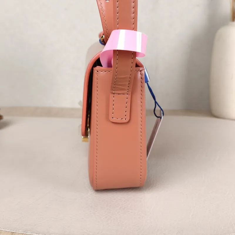 CELINE Shoulder Bag CLAUDE Shoulder Strap Edition Red Calfskin Medium 20.5 × 4 × 11.5 cm — detail view 1 of 11