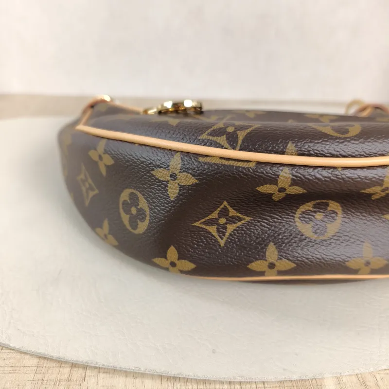 Louis Vuitton Crossbody Bag Loop Monogram PVC Small 23 × 6 × 13 cm — detail view 1 of 10